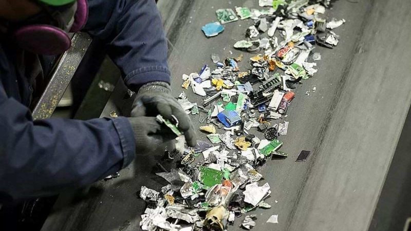 Riset Pasar Produk Limbah Plastik